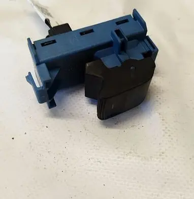 Toyota Avensis T270 Electric window control switch 8481005070