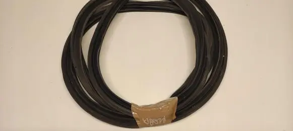 Trunk rubber seal (body)