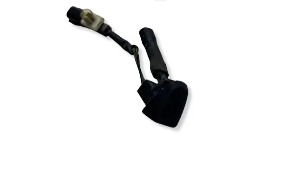 Volvo V70 Windshield washer spray nozzle 30796027