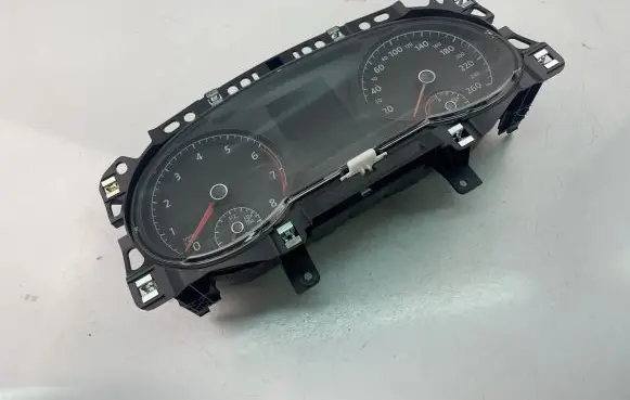 Volkswagen Golf VII Speedometer (instrument cluster) 5G1920742D
