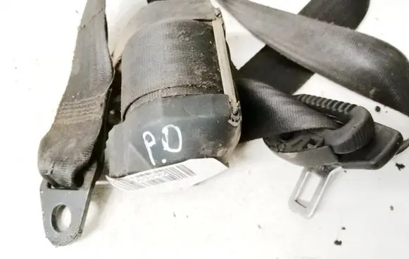 Iveco Daily 40.8 Front seatbelt e2047113