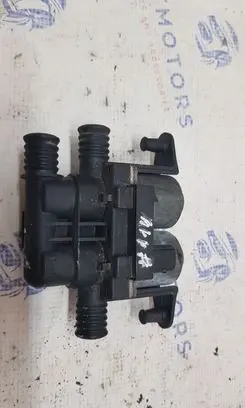 BMW 5 E39 Coolant heater control valve 8374995 64128374995
