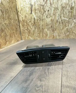 Mercedes-Benz E C207 W207 Dash center air vent grill A2078300054