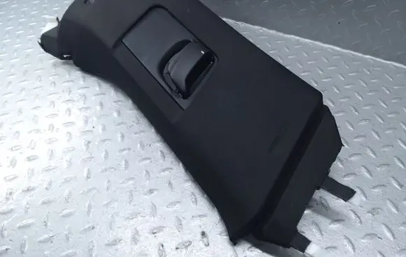 Volvo XC90 (B) pillar trim (top) 31377582 31389168