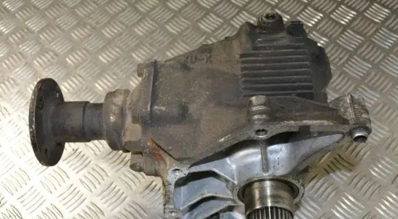 Nissan X-Trail T30 Gearbox transfer box case 8H513