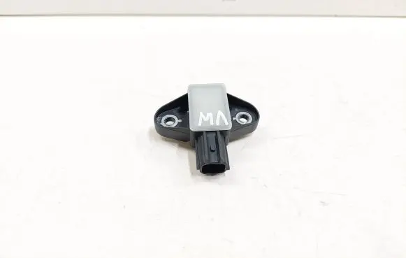 Volkswagen PASSAT B7 Airbag deployment crash/impact sensor 391140 09100303 06207701KT