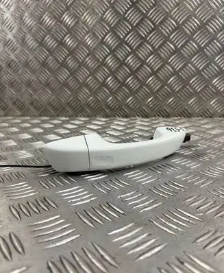 Volkswagen Touareg II Front door exterior handle 7P6837206F