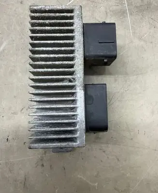Nissan Qashqai Glow plug pre-heat relay 271206395R