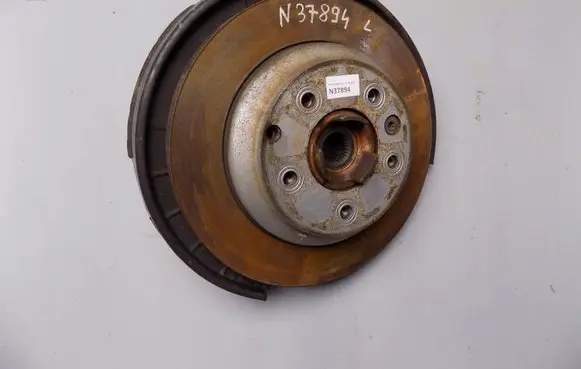 Volkswagen Touareg II Front wheel hub spindle knuckle