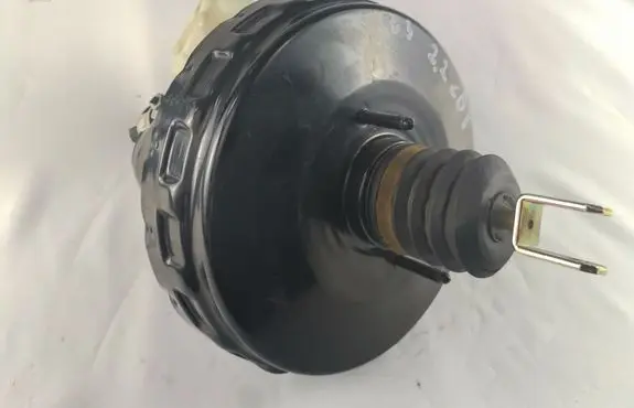 Mercedes-Benz C W203 Brake booster A0054304730 03784920014