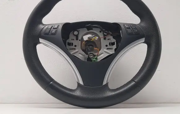 BMW 1 E81 E87 Steering wheel 676989402 3057364 912328802