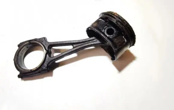 Opel Corsa D Piston with connecting rod