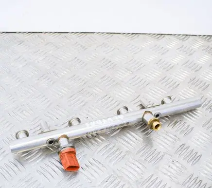 Volkswagen Transporter - Caravelle T5 Fuel main line pipe 06H133317D