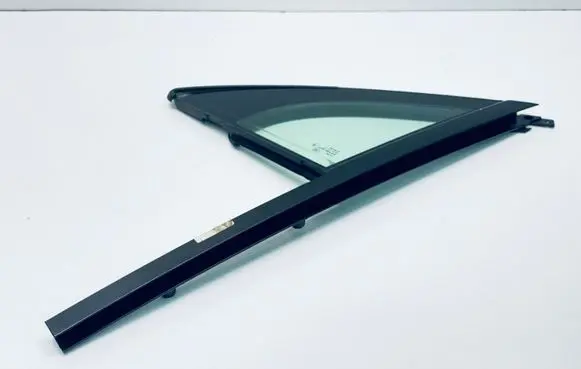 Volkswagen Touareg II Front door vent window glass four-door 7P0845113D