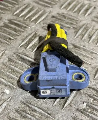 Volkswagen Golf V Airbag deployment crash/impact sensor 1k0955557a