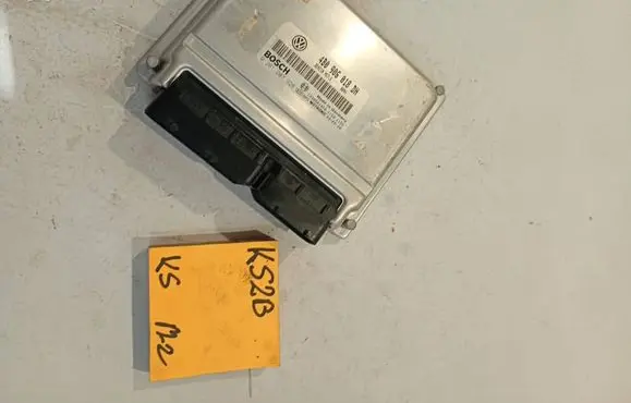 Volkswagen PASSAT B5 Engine control unit/module 4B0906018DH