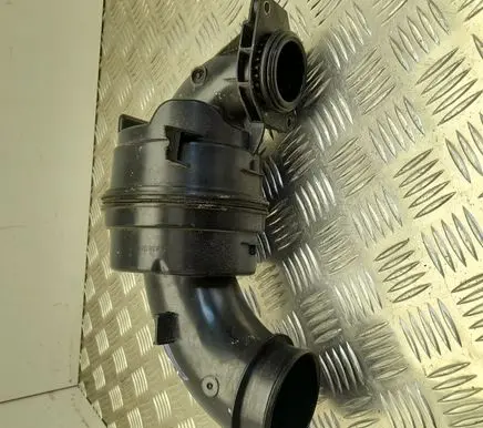 Volvo XC60 Air intake hose/pipe 31370245