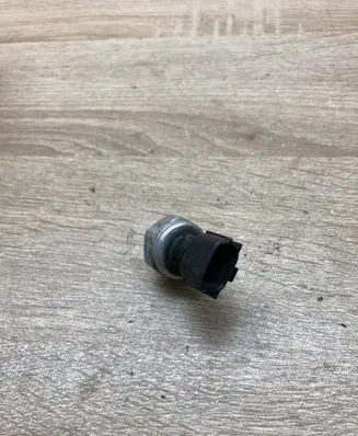 Hyundai i30 Air conditioning (A/C) pressure sensor 