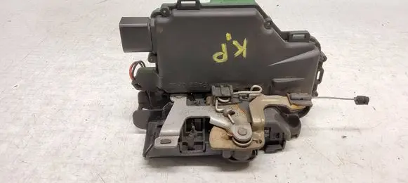 Volkswagen Golf IV Front door lock 