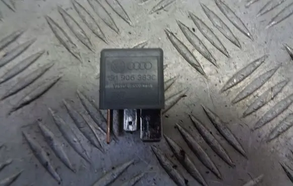 Volkswagen PASSAT B5.5 Other relay 191906383C