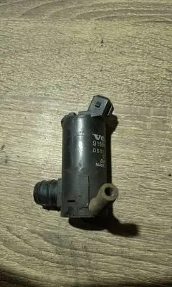 Volvo V70 Windscreen/windshield washer pump 9169611