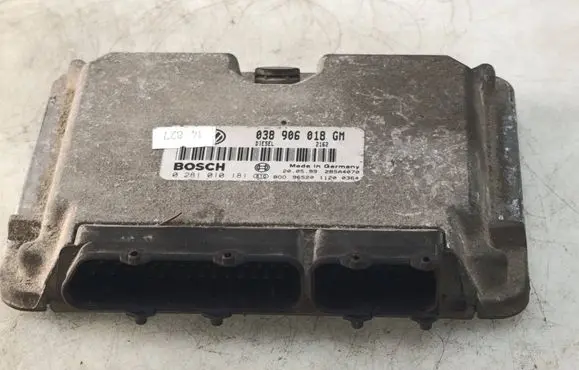 Skoda Octavia Mk1 (1U) Engine control unit/module 038906018GM 0281010181