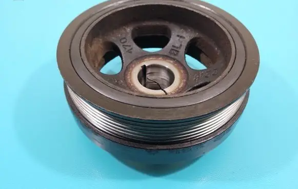 Mercedes-Benz E W212 Crankshaft pulley A6420300403 IMPRK1446144