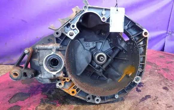 Fiat Punto (199) Manual 5 speed gearbox 735027911