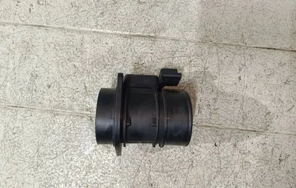 Volvo S40, V40 Mass air flow meter 7700114778