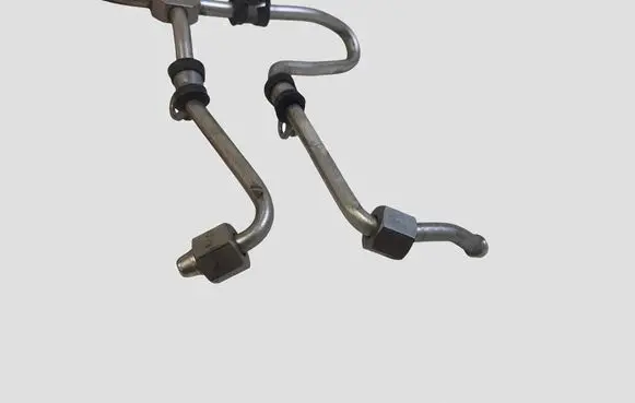Audi Q5 SQ5 8R Fuel injector supply line/pipe
