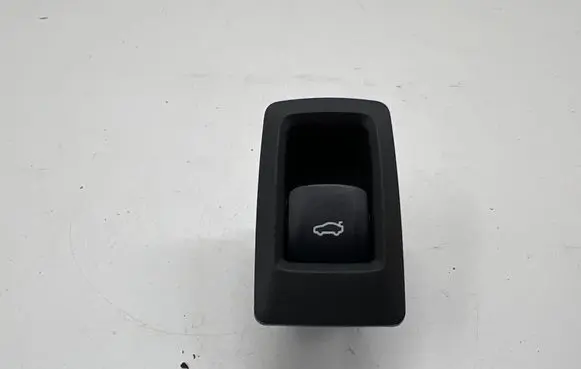BMW i4 Tailgate opening switch 9471611