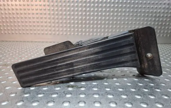 BMW 1 E81 E87 Accelerator throttle pedal S27705864 6853176