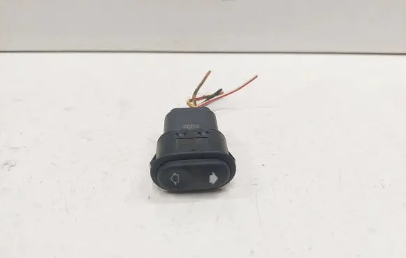 Ford Focus Electric window control switch 15B679AA 03160200