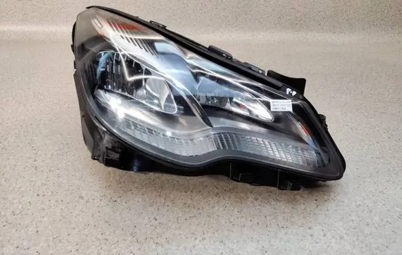 Mercedes-Benz E A207 Headlight/headlamp A2078201059