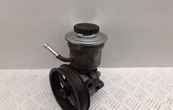 Toyota Corolla Verso AR10 Power steering pump 4431005120