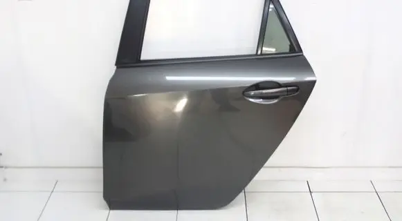 Mazda 3 II Rear door