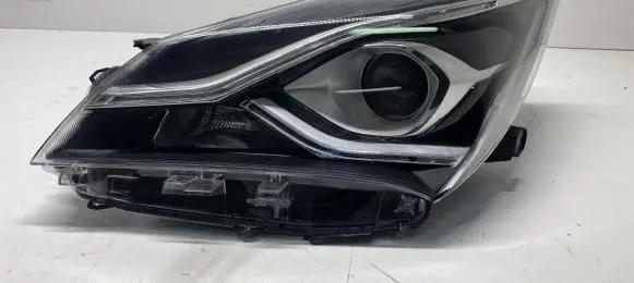 Toyota Yaris Headlight/headlamp 811700DK10