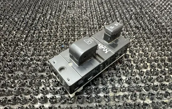 Nissan Maxima A35 Electric window control switch 25411 9N00CL42C 2450