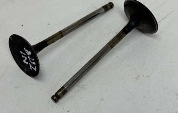 Lexus LS UCF30 Valve 1371150060 1371150070