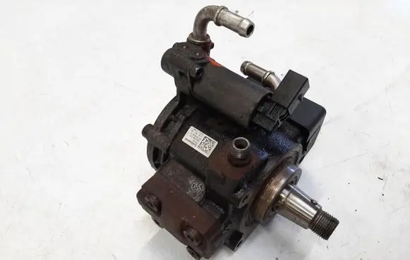 Audi A3 S3 8P Fuel injection high pressure pump 03L130755AH