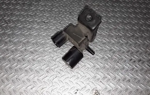 Toyota Corolla E120 E130 Valve vacuum 