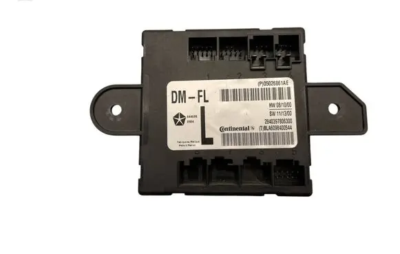 Chrysler Town & Country V Door control unit/module P05026861AE