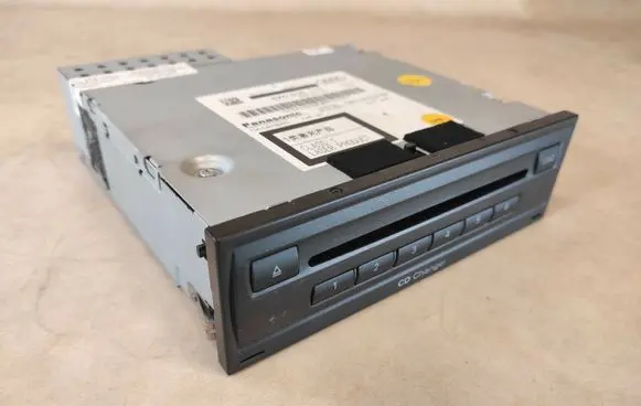 Audi A4 S4 B8 8K CD/DVD changer 8X00351108X0035110 8X0035110