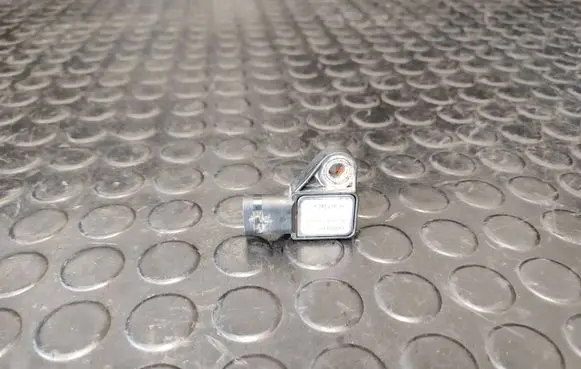 Mercedes-Benz CLA C117 X117 W117 Air pressure sensor A0091539028