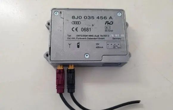 Audi A5 8T 8F Antenna control unit 8J0035456A