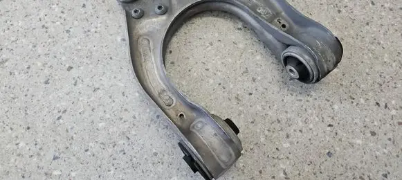 Mercedes-Benz SL R230 Front lower control arm/wishbone A2303302607 2303302607 211331008