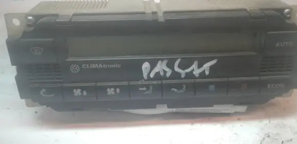Volkswagen PASSAT B5 Climate control unit 1J1907044 5HB00761700