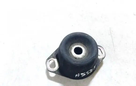 Peugeot 206 Engine mount bracket