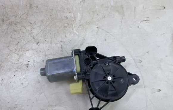 Audi A3 S3 8V Front door window regulator motor 5Q0959801B
