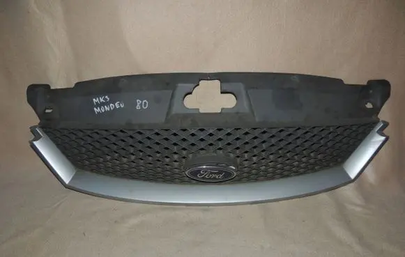 Ford Mondeo Mk III Front bumper upper radiator grill